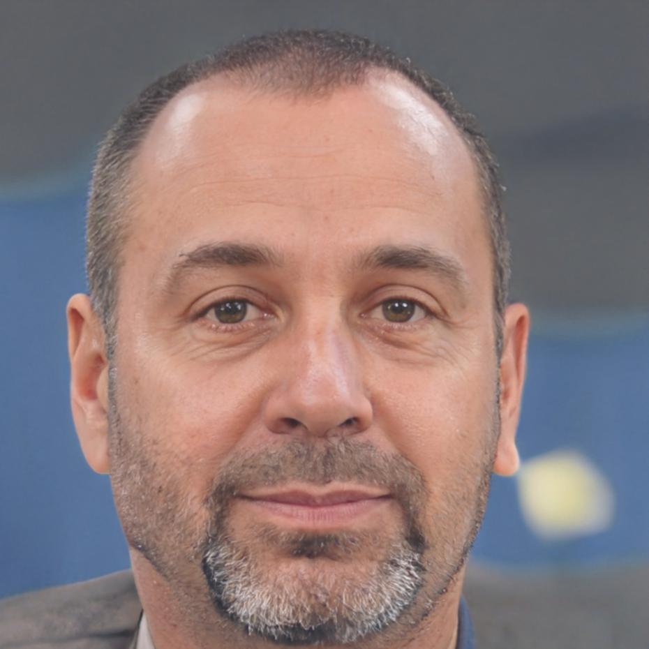 Portrait de Marc Dubois, expert en analyse financière